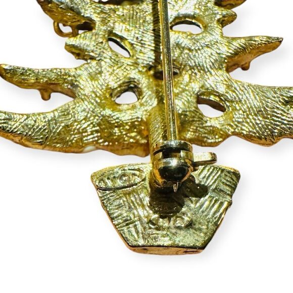 Avon Christmas Tree Brooch W/ Enamel And Dangle Ornament - Picture 4 of 4